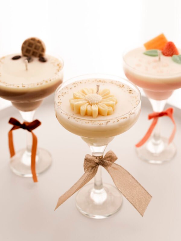 Velas en copas de cóctel
